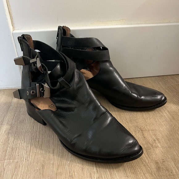 Jeffrey Campbell Everly Black Leather Cutout Ankle Booties - Picture 7 of 10